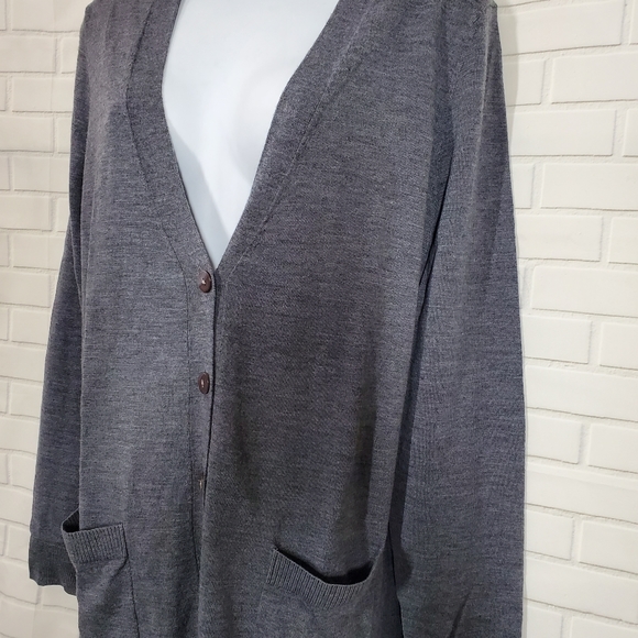 Merino Charter Club Luxury Gray V Neck Button Down Sweater - Picture 3 of 8